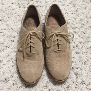 Women’s Sperry Oxford shoes in 7.5